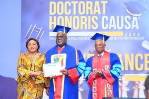 RDC : Félix TSHISEKEDI vient de recevoir un diplôme de Docteur Honoris Causa pour la liberté d’expression et des manifestations politiques en RDC Félix TSHISEKEDI vient de recevoir un diplôme de Docteur Honoris Causa pour la liberté d’expression et des manifestations politiques en RDC