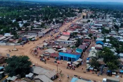 Vue aérienne du centre de Komanda en territoire d'Irumu en Ituri