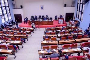 Une plénière convoquée ce mercredi pour l’examen de la motion de défiance contre le gouverneur de Kinshasa gentiny Ngobila