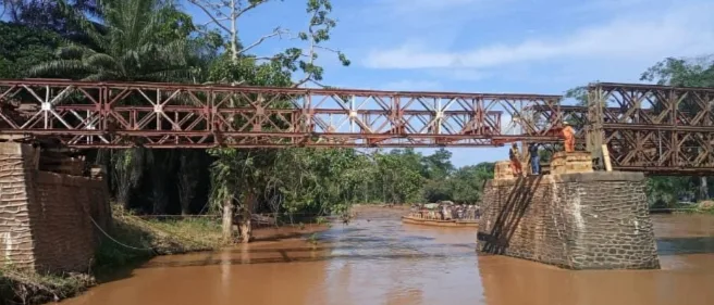 Photo de tiers : Vue du pont ITURI 2 en pleine réhabilitation