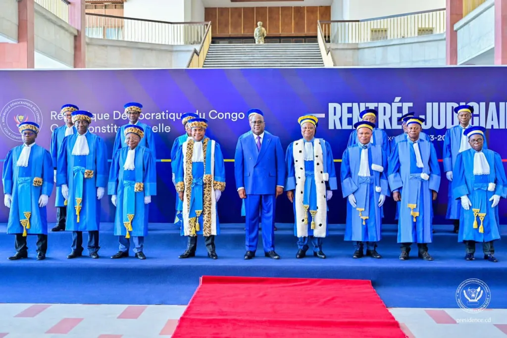 RDC-Justice : en présence de Félix Tshisekedi, la cour constitutionnelle lance sa rentrée judiciaire 2023 – 2024 RDC-Justice : en présence de Félix Tshisekedi, la cour constitutionnelle lance sa rentrée judiciaire 2023 - 2024