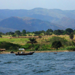 L'Unité de surveillance sur le lac Albert incinère un important lot des outils prohibés à la pêche