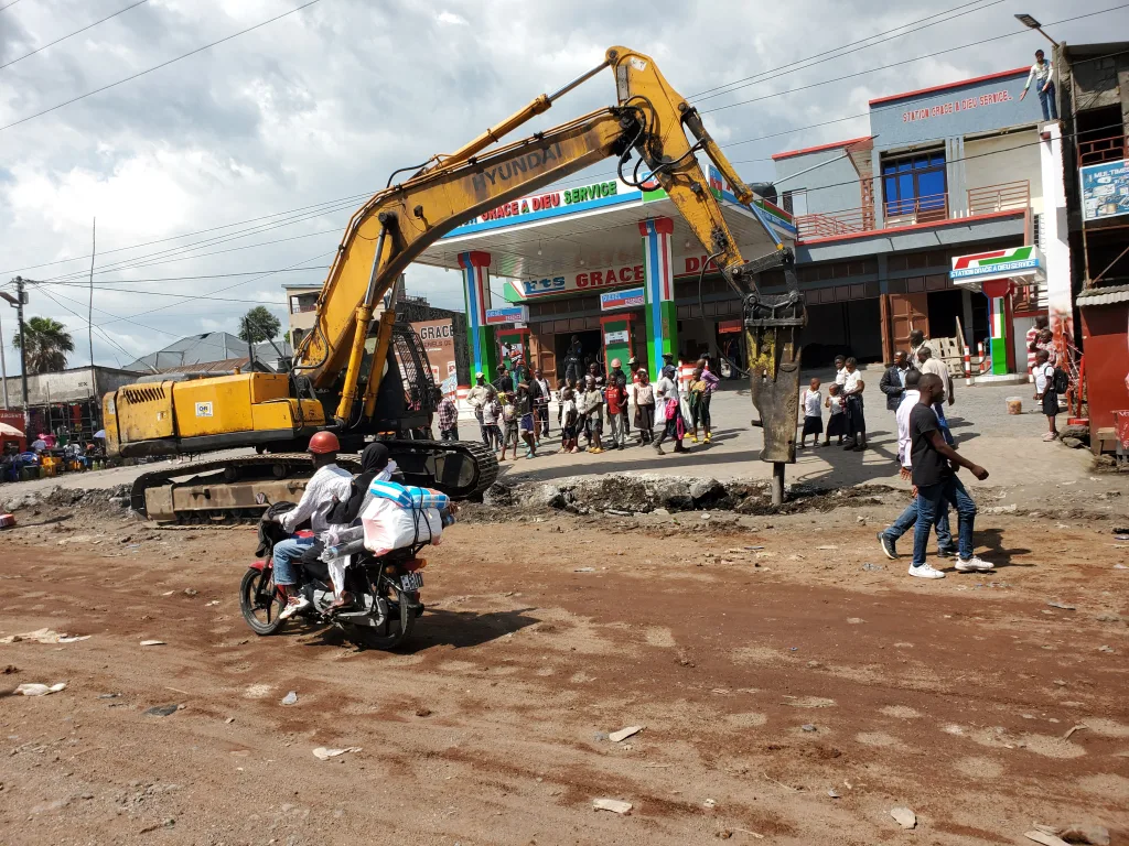 L'évolution des travaux de construction du tronçon routier Néo apostolique-Parking de de Masisi.