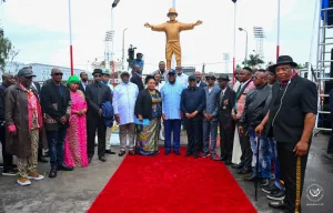 Félix TSHISEKEDI inaugure le monument de feu Papa Wemba à Matonge