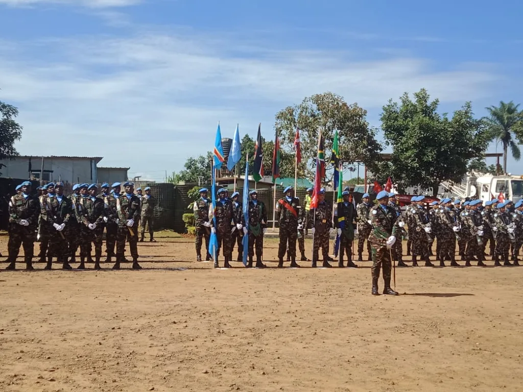 Des centaines de casques bleus décorés pour le travail abattu en RDC