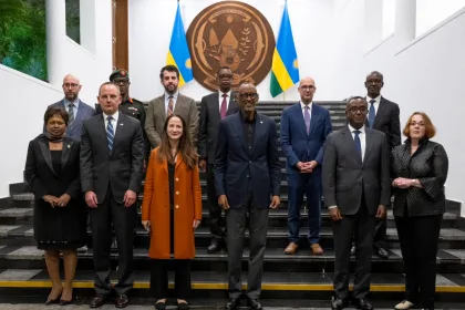 La directrice du renseignement national (DNI), Avril Haines, s'est entretenue avec le Président Rwandais Paul KAGAME et son homologue congolais, Félix TSHISEKEDI