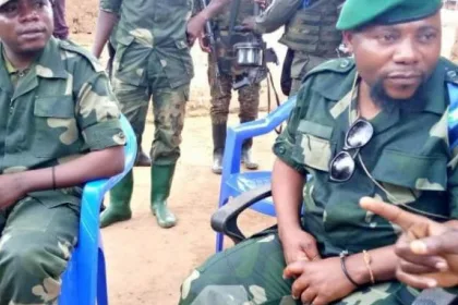 Le lieutenant-général autoproclamé, Guidon Shimirayi Mwissa, commandant du Nduma défense-Rénové