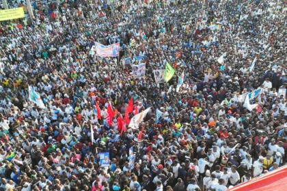 Des centaines, des milliers des Boyomais dont femmes, hommes, enfants ont répondu présent à Kisangani dans le Centre-Nord de la RDC au tout premier meeting de campagne de Moïse KATUMBI