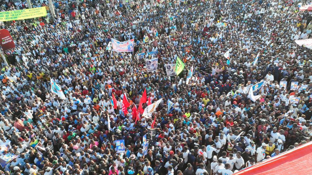 Des centaines, des milliers des Boyomais dont femmes, hommes, enfants ont répondu présent à Kisangani dans le Centre-Nord de la RDC au tout premier meeting de campagne de Moïse KATUMBI