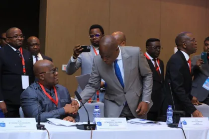 Le Président de la RDC Félix Antoine Tshisekedi avec Martin Fayulu, opposant congolais et candidat à la présidentielle