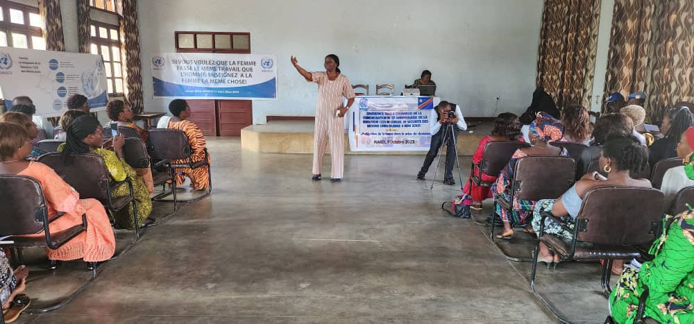 Les femmes en pleine séance de formation sur la participation à la prise de décision