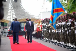 RDC : Félix TSHISEKEDI attendu ce jeudi à Entebbe en Ouganda et à Nairobi au Kenya pour des rencontres avec Museveni et Ruto Le président kényan William Ruto achève sa mission officielle à Kinshasa. Ce lundi 21 novembre au matin, il a été reçu par son homologue congolais, Félix Tshisekedi.