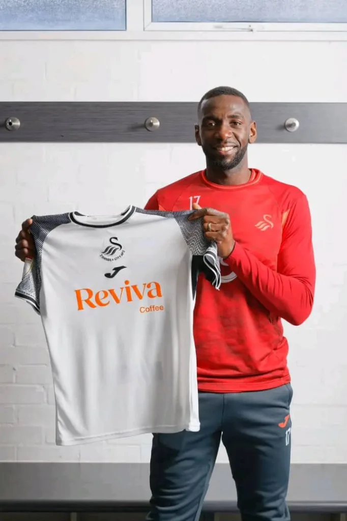 : Yannick Bolasie s'engage avec Swansea et signe son retour en Angleterre