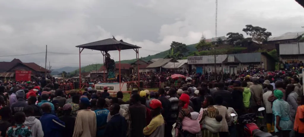 Des rebelles du M23 mars ont tenu un meeting populaire dans la cité de Kitshanga, groupement de Bashali Mokoto en chefferie de Bashali.