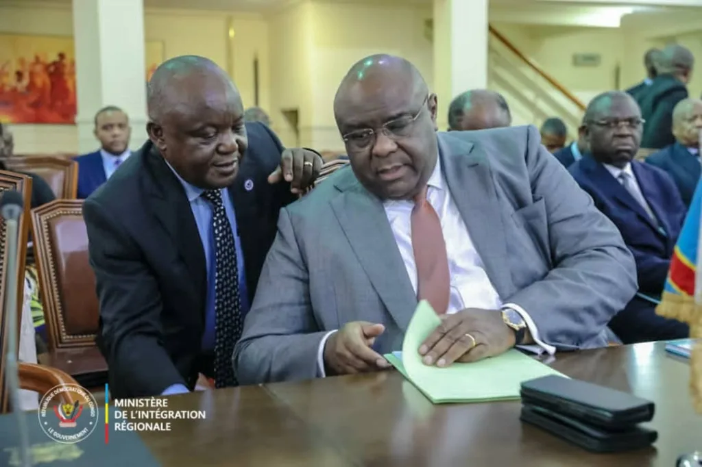 Le vice-premier ministre et ministre de la défense Jean-Pierre Bemba et le ministre d’État en charge de l’intégration régionale, Antipas Mbusa Nyamwisi