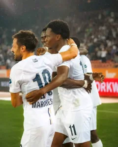 L'international congolais Jonathan Okita avec son club du FC Zurich