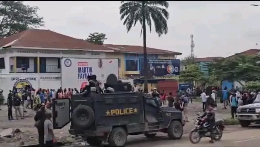 La police étouffe dans l’œuf la manifestation de l’opposition et promet d'interpeller les organisateurs