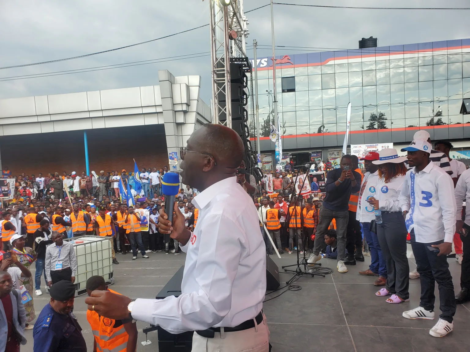 Le sénateur Matata Mponyo appelle la population à voter pour le numéro 3 à la présidentielle