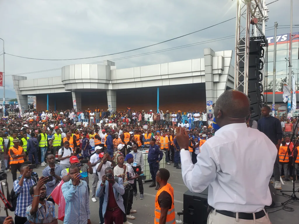 Le sénateur Matata Mponyo appelle la population à voter pour le numéro 3 à la présidentielle