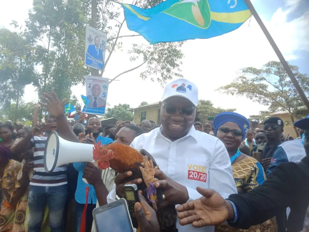 Le ministre de l'Industrie et membre de l'Union sacrée, Julien Paluku Kahongya séjourne en ville de Beni