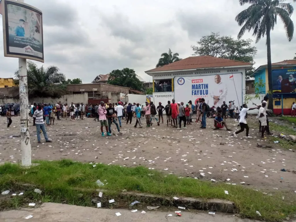 Kinshasa : La police étouffe dans l’œuf la manifestation de l’opposition et promet d’interpeller les organisateurs La police étouffe dans l’œuf la manifestation de l’opposition et promet d'interpeller les organisateurs