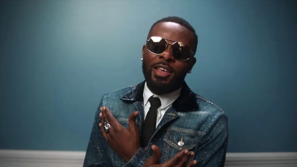 Héritier Watanabe apporte son soutien au concert d'Inossbb à Bruxelles