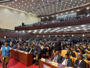 RDC : Les nouveaux députés prennent fonction Les nouveaux députés, élus ont pris fonction, lundi à l’Assemblée nationale de la RDC