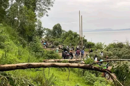 Des habitants en colère manifestent à Kabare pour dire non aux manœuvres de la CENI visant à écarter leur élu Justin BAHIRWE de la liste des députés élus dans cette partie du sud-kivu.