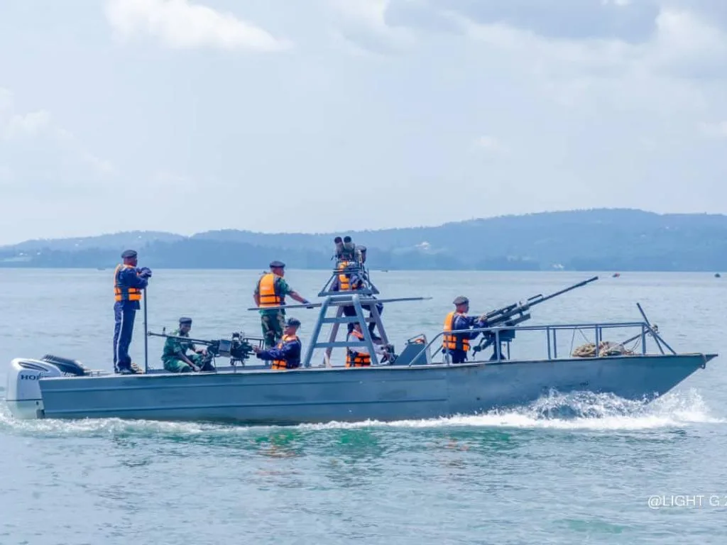 Deux canaux rapides bien équipés militairement ont été dotés à la force navale des FARDC au gouvernorat du Nord-Kivu