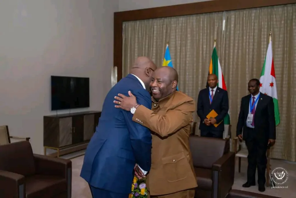 Le président Félix Antoine Tshisekedi Tshilombo et ses homologues Cyril Ramaphosa (Afrique du Sud) et Evariste Ndayishimiye (Burundi) ont tenu une réunion tripartite sur le déploiement des troupes de la SADC