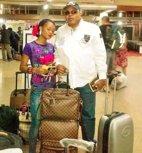 Brunette “Mwana nsuka” ex-danseuse de JB mpiana l'accuse de l'empêcher de voir l'enfant qu'ils ont eu ensemble quand elle avait 15 ans