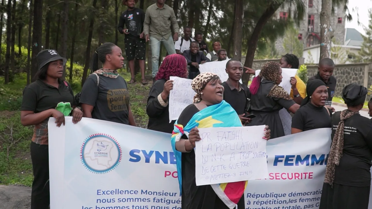 Le collectif des femmes paix et sécurité manifeste pour réclamer la paix