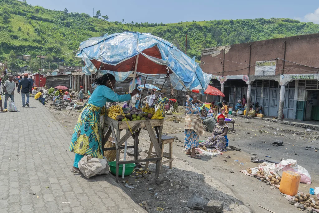 Un jeune blessé par balle et des maisons incendiées lors d’une incursion armée à Sake
