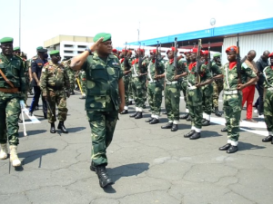 Goma : Le Général TSHIWEWE visite les blessés de guerre Le Général TSHIWEWE visite les blessés de guerre à l'hôpital régional du camp Katindo à Goma