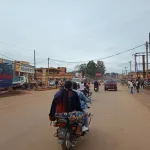 Dans le quartier Kalemire, des bandits porteurs d'armes blanches et à feu ont fait irruption la nuit au domicile d'un curé de l'église anglicane de la paroisse Mumole, en commune de Bulengera, en ville commerciale de Butembo