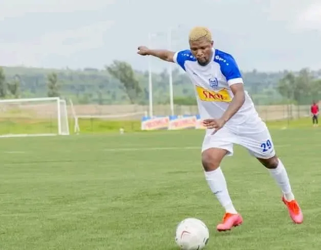 Le Footballeur Congolais Luvumbu Nzinga Licencié par Rayon sport pour son Geste de Solidarité