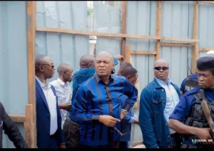 Kinshasa : Gentiny Ngobila ordonne l’arrêt des travaux de deux chantiers de constructions anarchiques à Ngaliema et Kintambo Gentiny Ngobila ordonne l’arrêt des travaux de deux chantiers de constructions anarchiques à Ngaliema et Kintambo