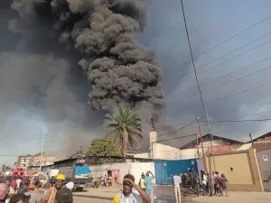 Un incendie s’est déclaré ce mercredi en fin de matinée au niveau de la 12ème Rue Limete industriel