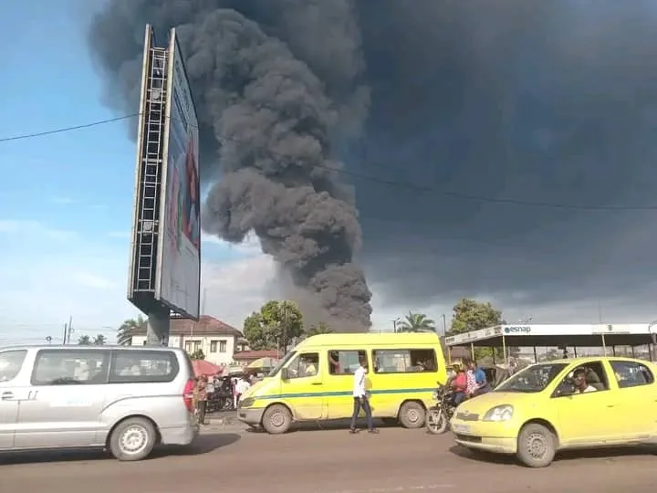 Un incendie s’est déclaré ce mercredi en fin de matinée au niveau de la 12ème Rue Limete industriel