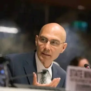Le Haut Commissaire des Nations Unies aux Droits de l'Homme, Volker Türk, s'engage à restaurer la paix dans l'Est du pays