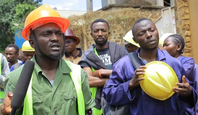 Une centaine de chefs d'équipe du Fonds Social en sit-in pour réclamer plusieurs mois impayés