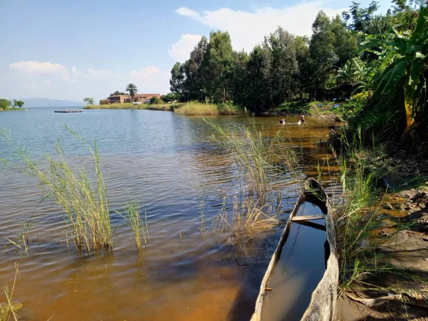 Un pêcheur retrouvé mort après avoir été foudroyé sur le lac Kivu [Photo d'illustration]