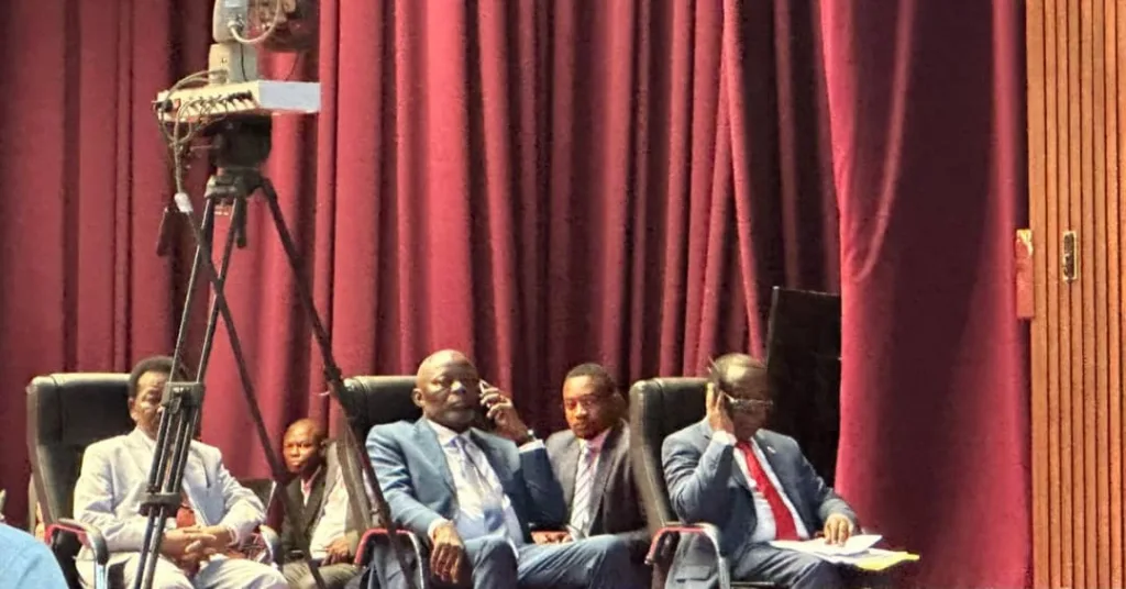 Les trois candidats aux primaires de la majorité au pouvoir pour le poste de président de l'Assemblée nationale e sont adressés successivement aux élus nationaux membres de la plateforme présidentielle