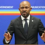 Le porte-parole du gouvernement, Patrick Muyaya, lors d'un briefing médiatique