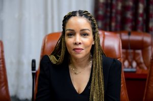 Élection de Anne Mbuguje comme sénatrice à Kinshasa, le Baraza la Wazee sort de son silence et jubile
