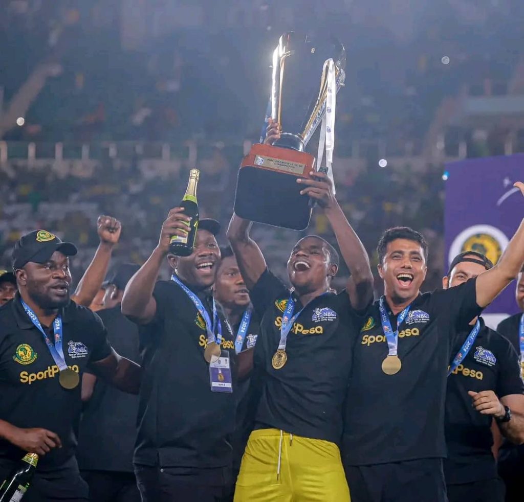 Les Congolais Maxi Nzengele vainqueur du championnat, Inonga Baka et Fabrice Ngoma sur le podium