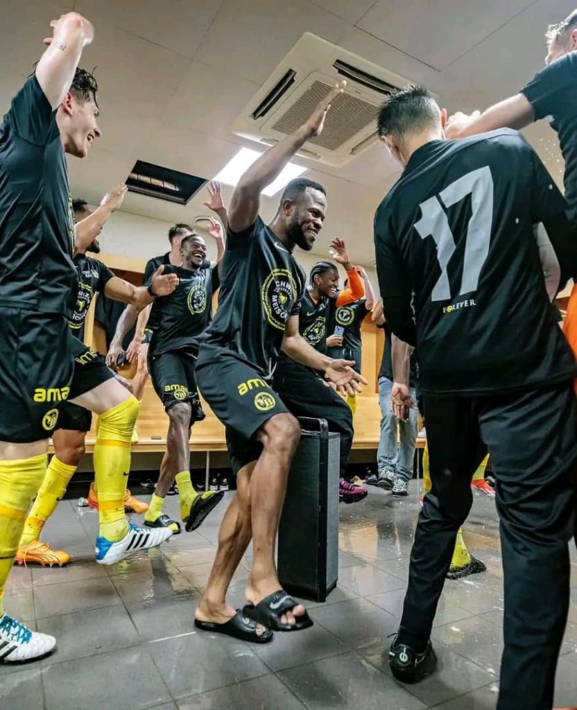 Les Congolais Meschack Elia vainqueur du championnat, Timothy Fayulu monte en première division