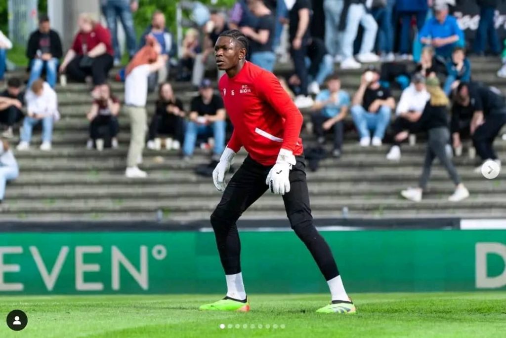 Les Congolais Meschack Elia vainqueur du championnat, Timothy Fayulu monte en première division