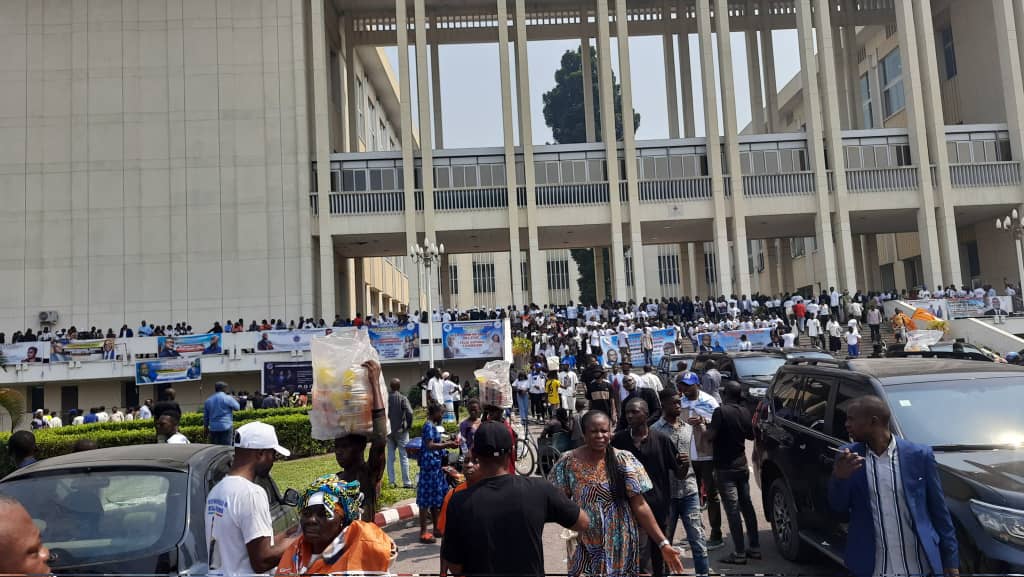 Cinq blessés avant le début de la séance d'investiture du gouvernement Suminwa