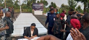 Goma : Judith Suminwa rend un hommage mérité aux victimes des bombardements du M23-RDF au camp de Lushagala en date du 3 mai Judith Suminwa rend un hommage mérité aux victimes des bombardements du M23-RDF au camp de Lushagala en date du 3 mai